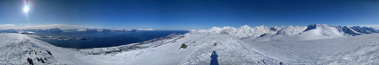 Lyngen Ski- Og Fiskecamp Lenangsoyra Exterior foto